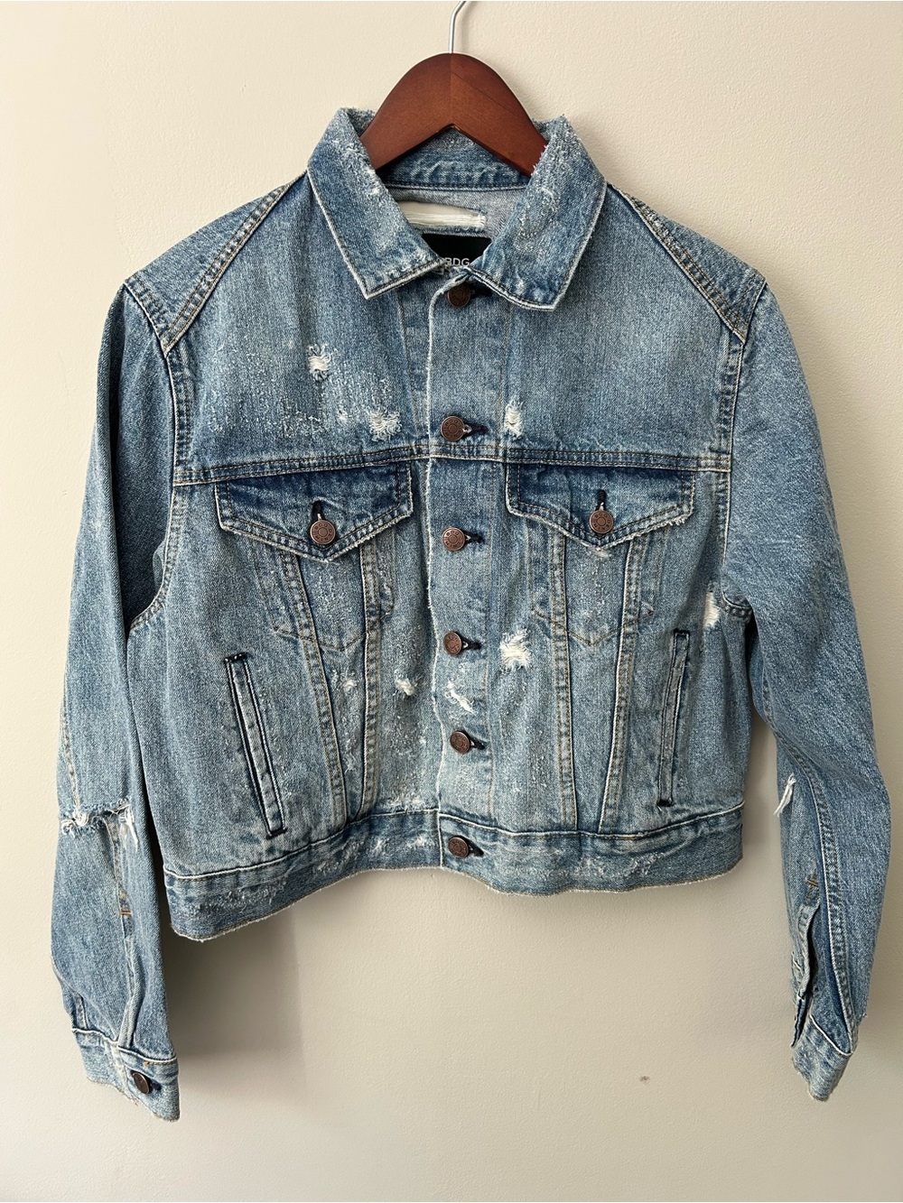 BDG Urban Outfitters Distressed Cropped Denim Jacket Light Wash NWT Small